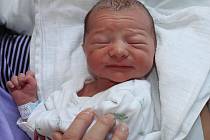 V pátek 1. července 2011 ve 3.55 hodin se narodil 51 centimetrů měřící a 3 kilogramy vážící Tomáš Weinhard. U porodu prvorozeného potomka Veroniky a Tomáše Weinhardových z Holubova tatínek nechyběl.
