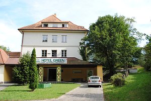 Hotel Green, bývalý hotel Golf, ve Větřní v bývalé Spirově vile.