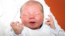 Prvorozený Lukáš Hruška vykoukl na tento svět v úterý 29. září 2015 ve 13:14, měřil 50 centimetrů a vážil 3225 gramů. Se svými rodiči Kristýnou Šulcovou a Lukášem Hruškou, kteří byli u porodu společně, bydlí novorozený chlapeček v Kaplici.