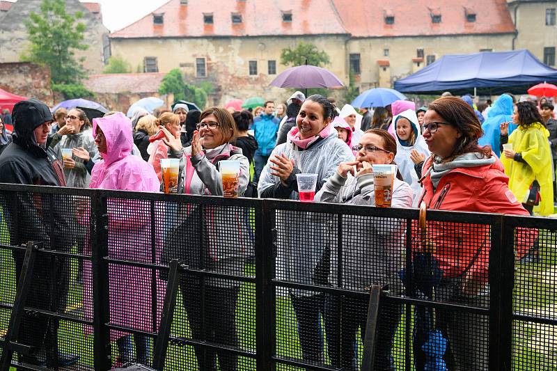 Divokýmu Billovi v Českém Krumlově předskakovaly kapely HAKMAK a Mr. Loco.