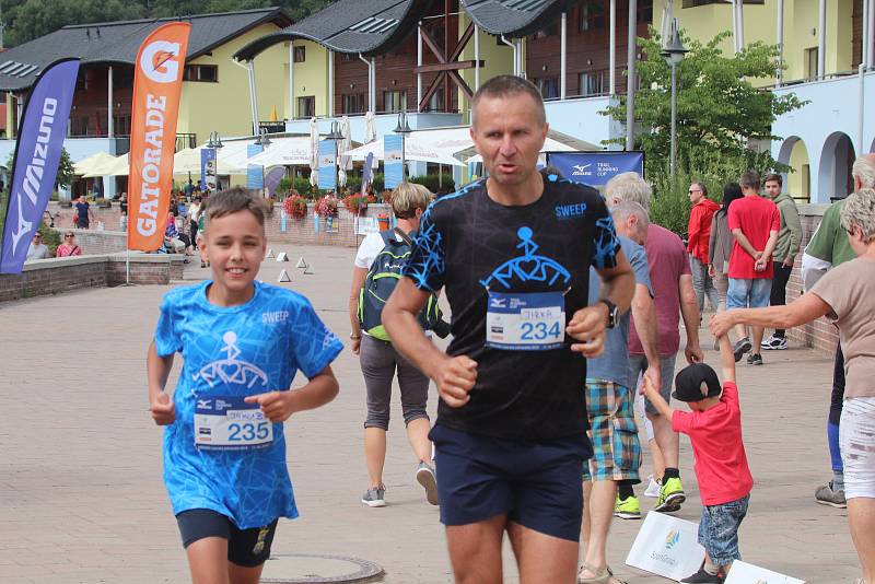 Lipno Sport Fest 2019 v sobotu zahájil půlmaraton v rámci Mizuno Trail Running Cupu 2019.