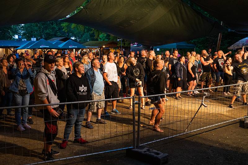 Rock fest Hořice tradičně rozezněl hořický letní amfiteátr.