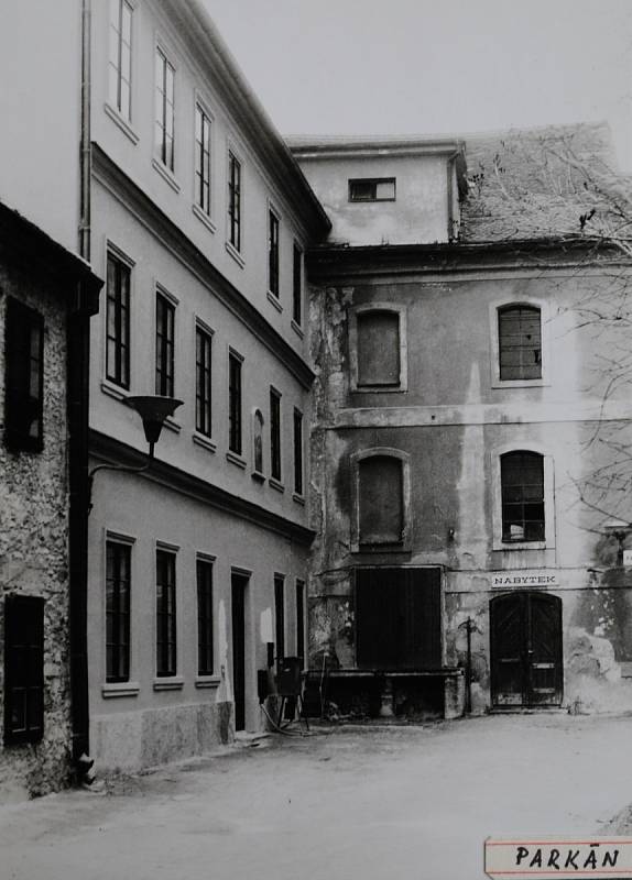 Český Krumlov v roce 1986. Parkán.