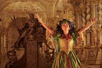 Několik scén 3. dílu seriálu Marie Terezie se natáčelo v Barokním divadle a Zrcadlovém sále českokrumlovského zámku.