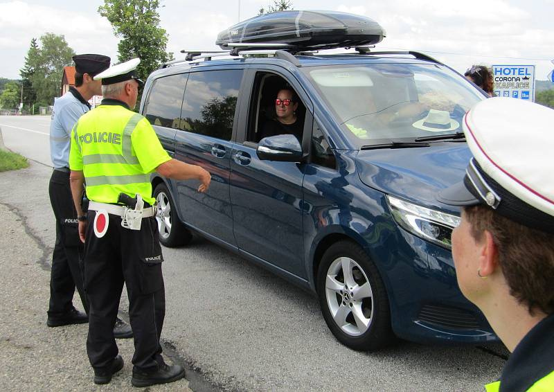 Bezpečnostně dopravní akce policie Prázdniny na hraničním přechodu Dolní Dvořiště.