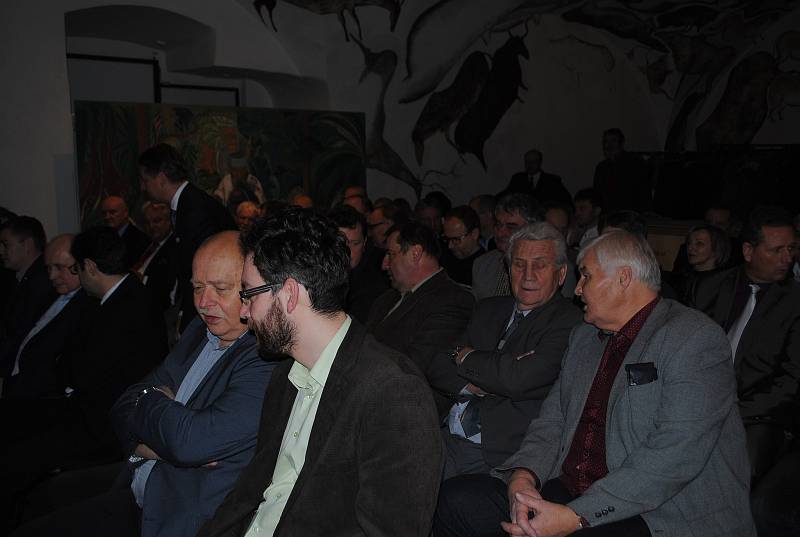 Na novoročním setkání se sešli podnikatelé z Krumlovska se starosty měst, českokrumlovským senátorem i krajskými zastupiteli.