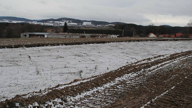 Stavba D3 v úseku Třebonínem - Kaplice-nádraží začala v únoru 2022. Na snímku budoucí dálnice u Markvartic.