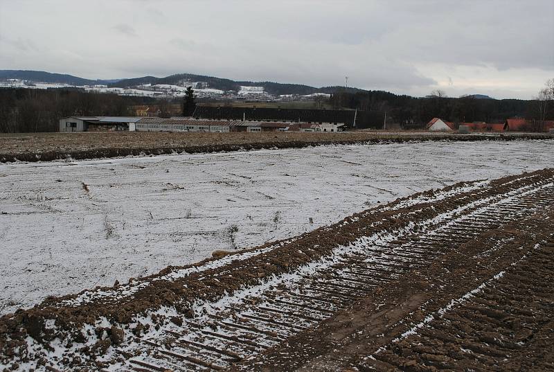 Stavba D3 v úseku Třebonínem - Kaplice-nádraží začala v únoru 2022. Na snímku budoucí dálnice u Markvartic.