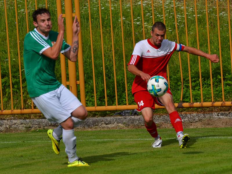 OP muži - 21. kolo: TJ Smrčina Horní Planá (zelené dresy) - Sokol Křemže 2:0 (1:0).