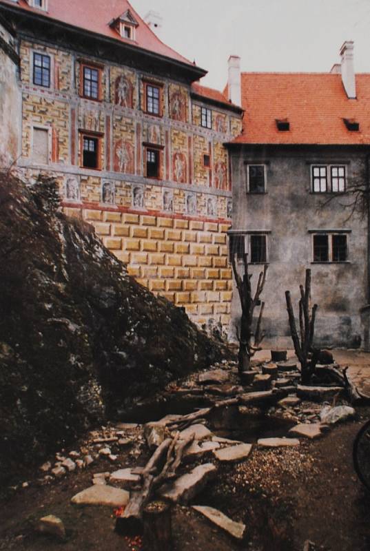 Český Krumlov v roce 1999. Opravená část hrádku.
