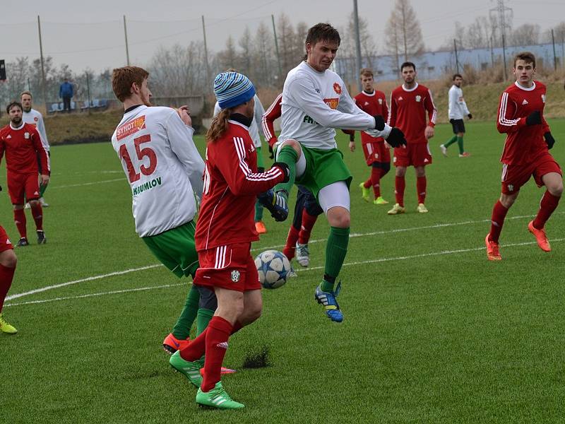 Generálka: FK Slavoj Český Krumlov (v bílém) - SK Jankov 2:0 (1:0).