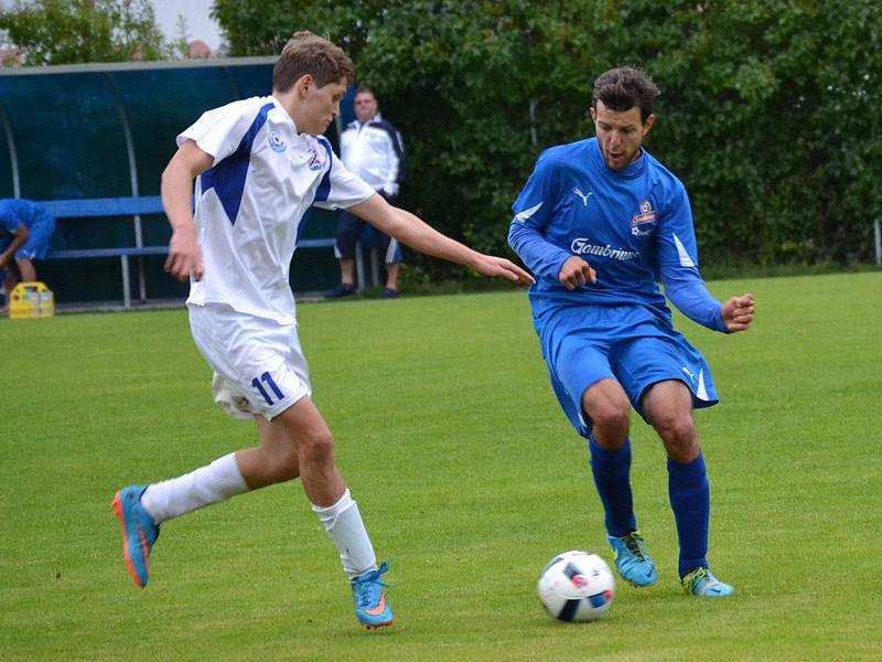 I.B třída - 2. kolo (1. hrané): Vltavan Loučovice (bílé dresy) - FC Šumava Frymburk 4:2 (0:1).