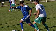 Ondrášovka KP – 1. kolo: SK Jankov (bílé dresy) – FK Slavoj Český Krumlov 1:2 (0:1).