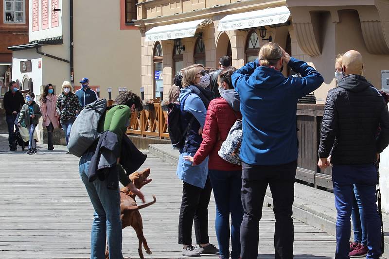 Český Krumlov o prvním májovém víkendu.