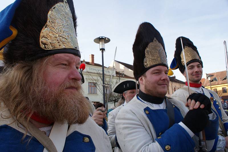 Masopustní muzika a vůně zabijačkových pochoutek se nesly kaplickým náměstím.