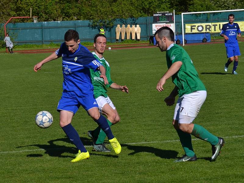 Dohrávka divize A - 23. kolo: FK Slavoj Český Krumlov (zelené dresy) - 1. FC Karlovy Vary 1:1 (1:0), na penalty 5:3.