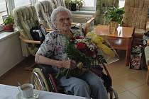 Obdivuhodné jubileum oslavila v pátek Ludmila Erhartová z Loučovic v Domově důchodců v Horní Plané.