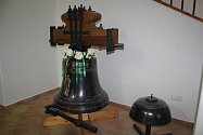 Nový zvon si nechali vytvořit Přídolští. Je vysvěcený a čeká na zavěšení do zvonice.