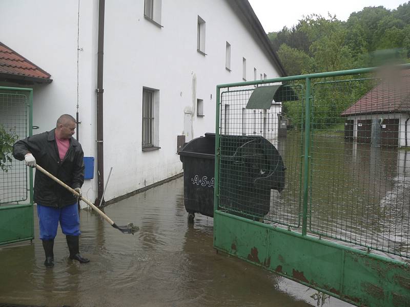 Výrobní družstvo Otavan v Českém Krumlově měl v objektu a kolem něho 90 čísel vody.