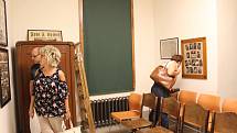 Museum Fotoateliér Seidel slaví deset let od svého otevření. Na Dni otevřených dveří si kromě prohlídky muzea a zahrady hosté zkusili i techniku zvanou kyanotypie.