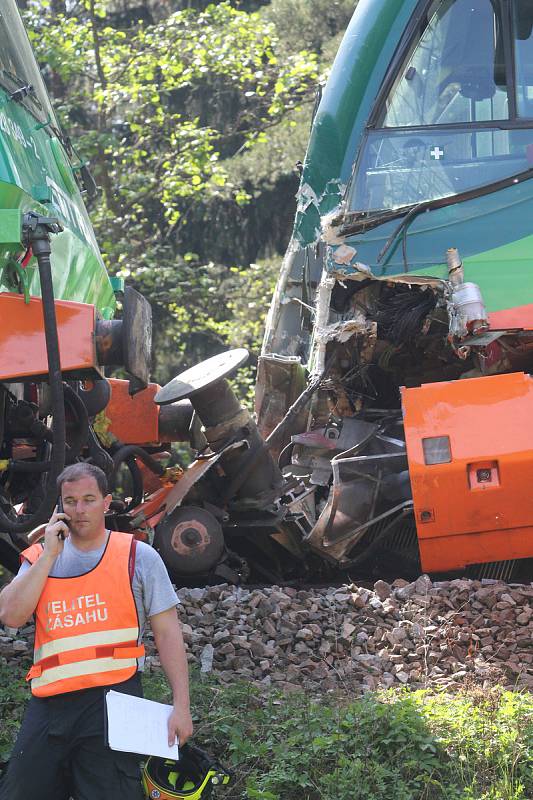 Ke srážce dvou vlaků došlo u Křemže na Českokrumlovsku 3. května 2018.