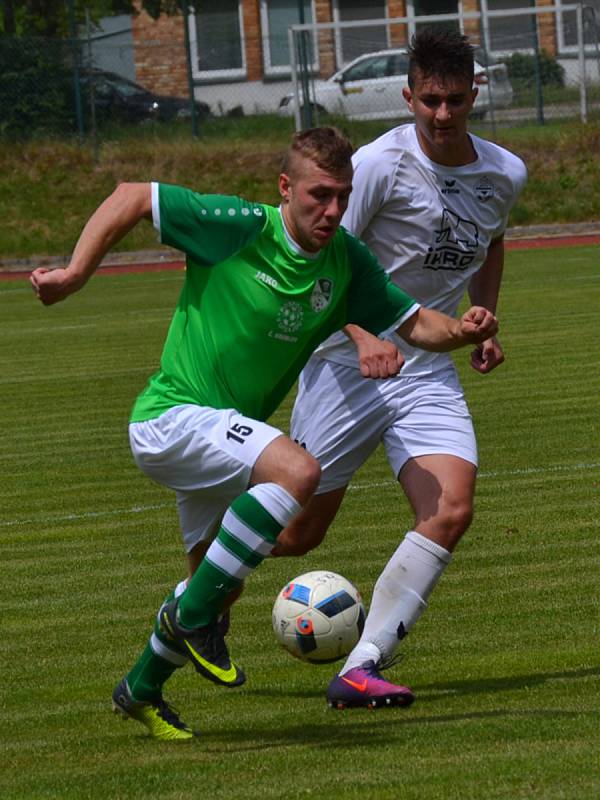 Fortuna Divize A – 29. kolo: FK Slavoj Český Krumlov (zelené dresy) – FC Viktoria Mariánské Lázně 1:1 (0:0) na penalty 4:5.