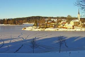 Zamrzlé Lipno ve Frymburku, 14. ledna 2022.