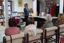 Setkání s bylinkářkou a terapeutkou v českokrumlovské knihovně