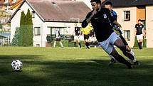 Fotbalisté Dolního Dvořiště (v černých dresech) doma deklasovali Sedlec 7:2. Foto: Adéla Bršťáková