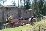 Cimbálová muzika Majerán a dobroty jako brynzové halušky, kapustnica nebo perkelt, to byl Den slovenské kuchyně a hudby na Pořešíně.