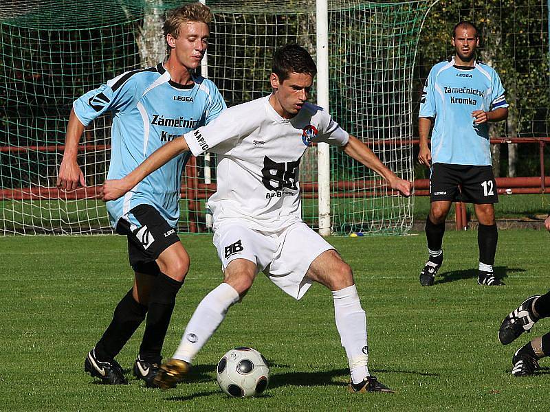 Fotbalové utkání krajského přeboru mužů / FK Topmen Spartak Kaplice - TJ Dražice 2:0 (1:0).