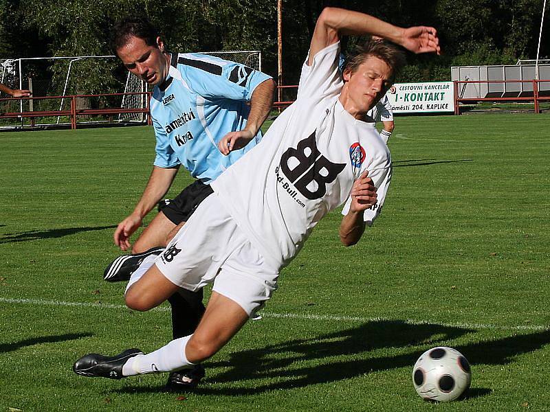 Fotbalové utkání krajského přeboru mužů / FK Topmen Spartak Kaplice - TJ Dražice 2:0 (1:0).