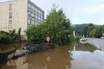 Český Krumlov opět zažil záplavu. Takto to vypadlo ve čtvrtek dopoledne, kdy už voda částečně opadla.