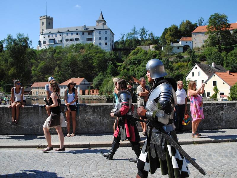 V Rožmberku měli slavnosti, od hradu na náměstí prošel historický průvod.