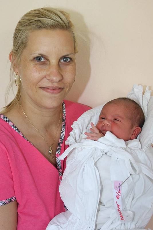 Ivetka Papajová vykoukla na svět ve středu 11. června 2014 minutu po páté hodině ranní s porodními mírami 51 centimetr a 3555 gramů. Partneři Iveta Čonková a Tomáš Papaj ze Studánek už mají doma pětiletého chlapečka Danečka. Tatínek u porodu asistoval.