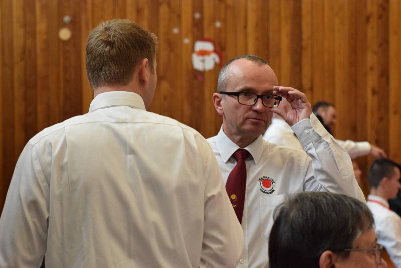 Mikulášský turnaj, poslední z letošní série turnajů Jihočeského svazu japonského karate, pořádal českokrumlovský Shotokan karate klub.