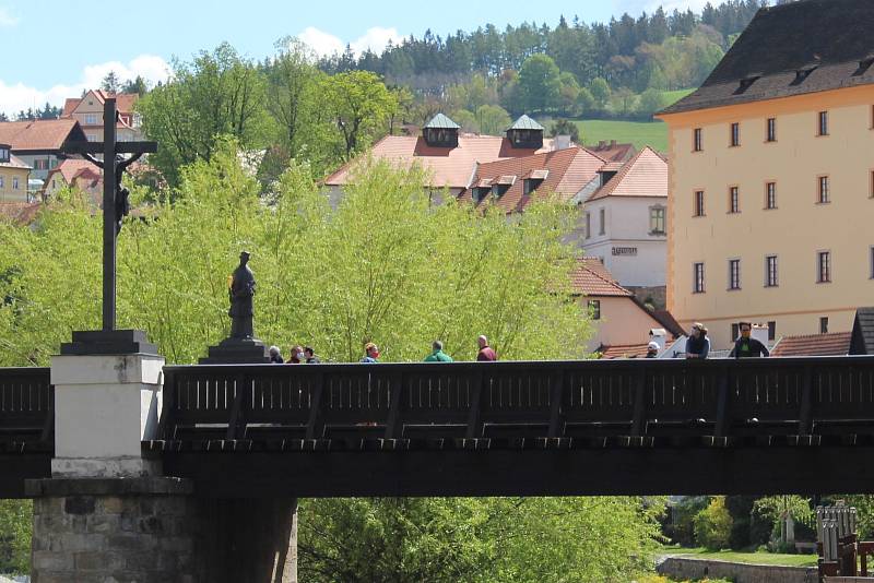 Český Krumlov o prvním májovém víkendu.