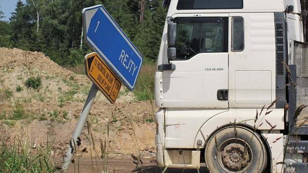 Silnice II/157 mezi Českým Krumlovem a Kaplicí je do čtvrtek 22. 6. 2023 úplně uzavřená.