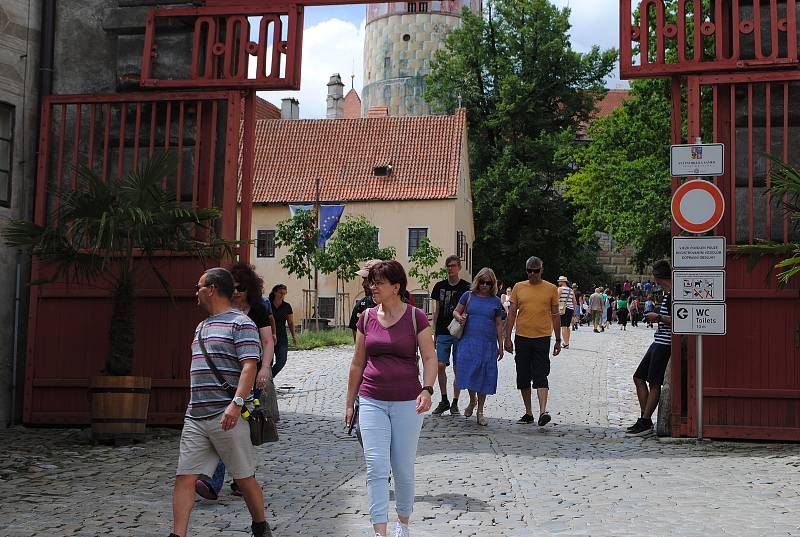 Český Krumlov o prodlouženém červencovém víkendu.