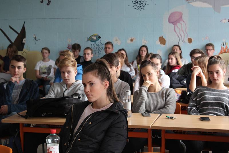 Studenti krumlovského gymnázia.