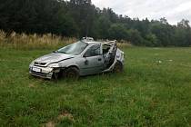 Osobní auto Opel havarovalo v Ostrově.