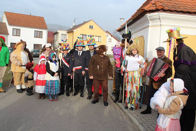 Plešovičtí žili v sobotu masopustem spojeným se zabijačkou.