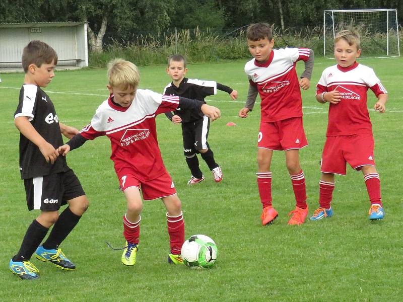 OP mladší přípravky – 2. kolo: Sokol Křemže / SK Holubov (červené dresy) – FK Spartak Kaplice 12:2 (6:0).