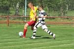 Oblastní I.B třída (skupina A) - 25. kolo: FK Spartak Kaplice (černobílé dresy) - Sokol Chvalšiny 9:2 (4:1).