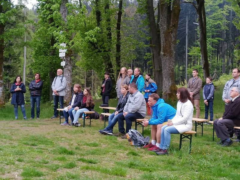 Čtení z Bible u kaple Maria Rast am Stein.