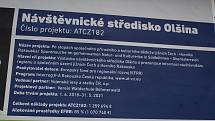 Vojenské lesy a statky ve čtvrtek slavnostně otevřely novou naučnou stezku a návštěvnické centrum Olšina.