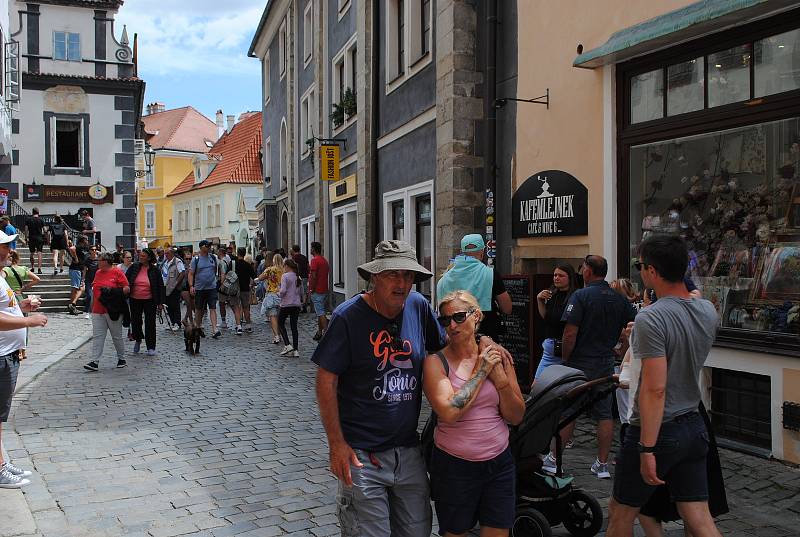 Český Krumlov o prodlouženém červencovém víkendu.