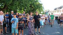 Mítink Andreje Babiše ve Frymburku čelil hlasitému protestu svých odpůrců