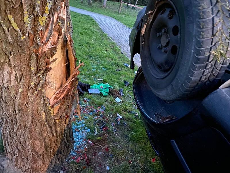 Nehoda, která je k nevíře, se odehrála kousek od pálení čarodějnic ve Velešíně.