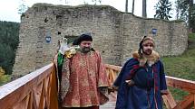 Příprava  na  Průvod Bavora III. a bratří z Vitějovic hradem a ceremonii předání hradu a na vyhlášení rytířského turnaje.